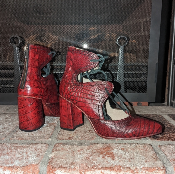 FreeBird JOYCE Red Croc Bootie Size 10 - Picture 10 of 15